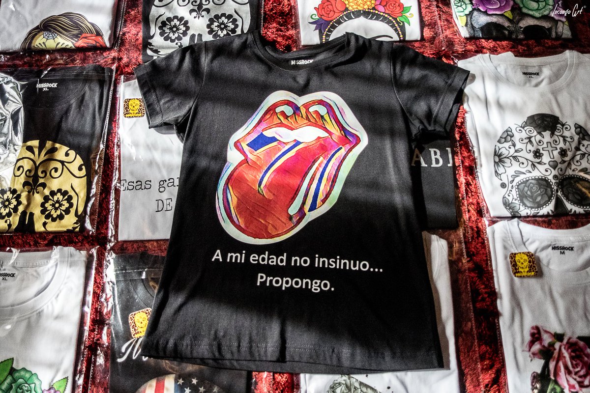 YoSoyMissrock's tweet photo. #Missrock ni se anda con rodeos ni tiene pelos en la lengua. A nuestra edad no insinuamos, proponemos. ¿Y tú? Búscala en nuestra web y descubre nuestras diferentes prendas. Recuerda que nuestras #camisetas son de 29,90€ #HechoEnEspaña #Melide 100% algodón https://t.co/pBwuUwBno6 https://t.co/toAYR55JxQ