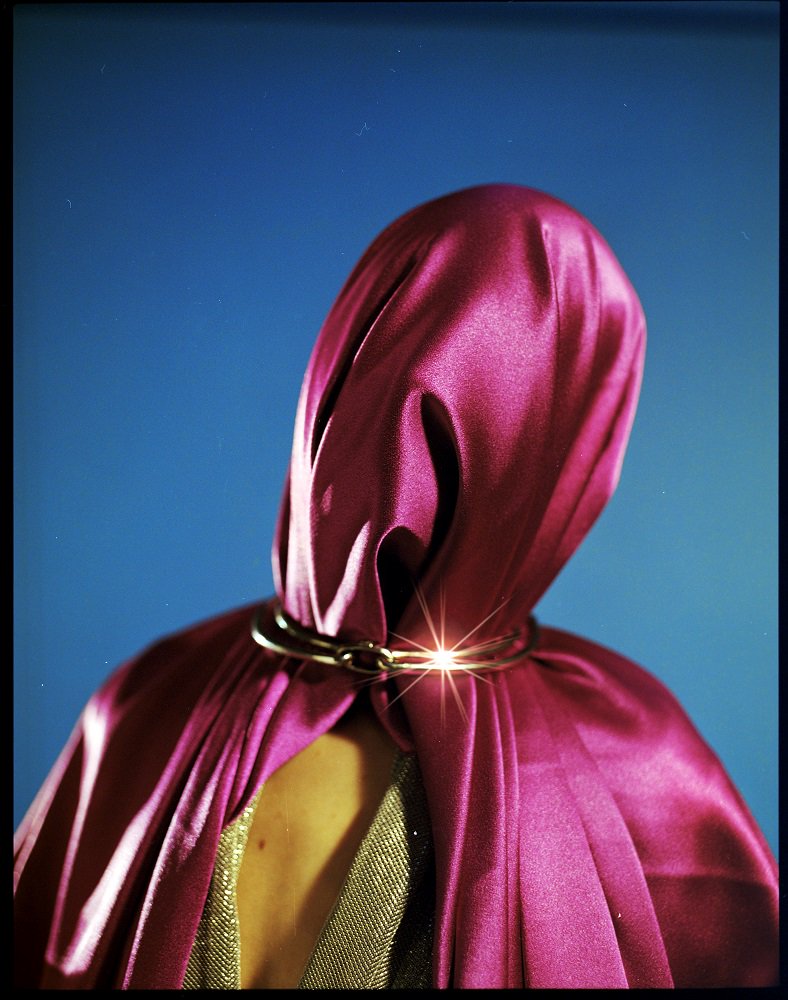 #THUNDERCLAP⚡BEST NEW TRACK: NAVA ’s surgical video for hypnotic debut “Ritual” is horrifyingly beautiful. Out now via <a href="/FactoryFlaws/">Factory Flaws</a>.
tinyurl.com/ya6xvajn