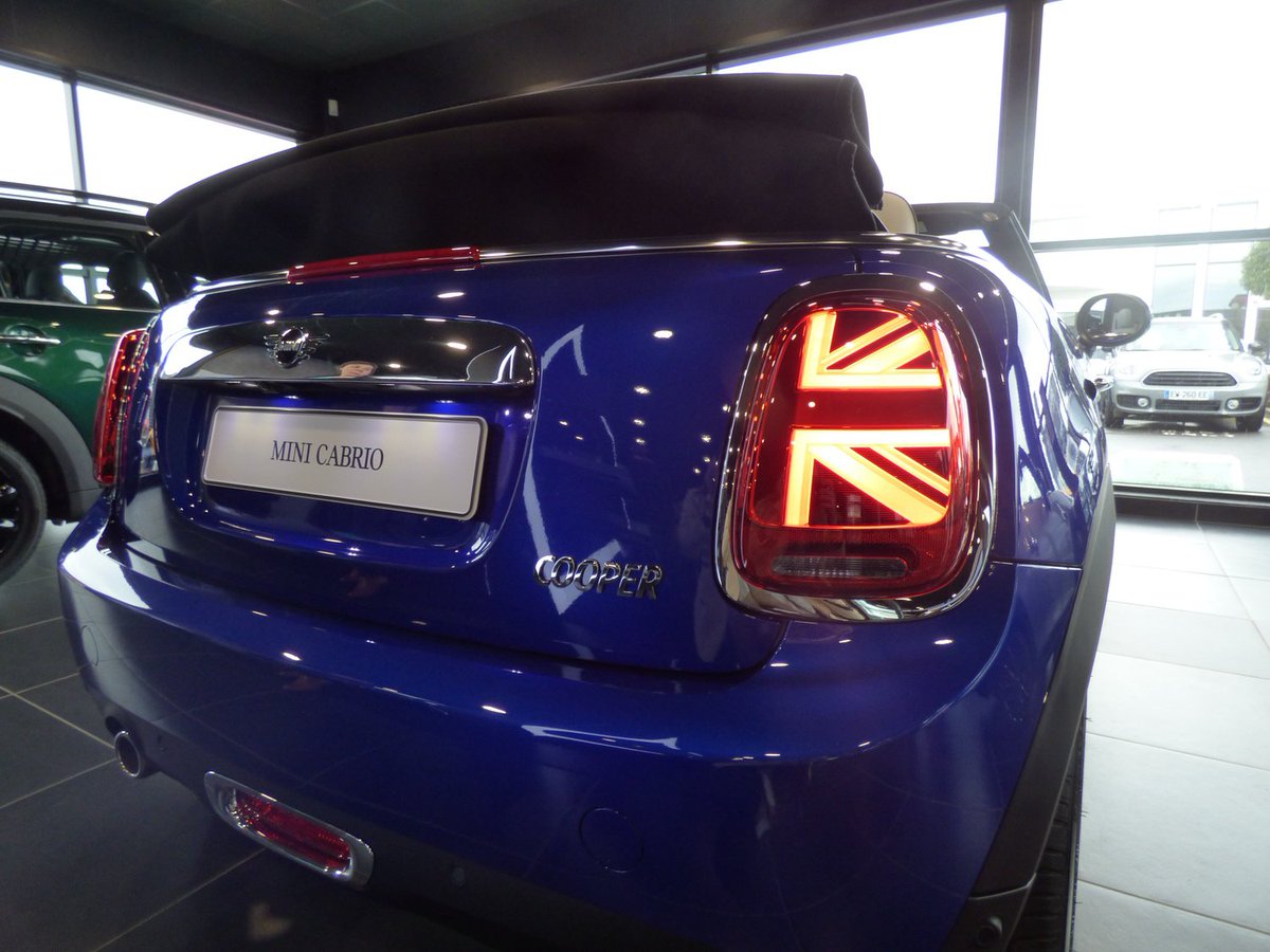 MINISTORETOURS's tweet photo. ⬇️ C'est officiel ⬇️

Nous venons de recevoir le nouveau MINI Cabrio !

Qu'est-ce qui change ? On vous dit tout la semaine prochaine 👌 https://t.co/jPQUu4TyBm
