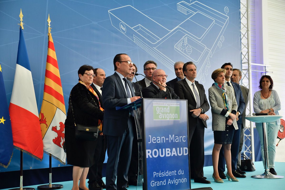 RTE_med's tweet photo. #EnDirect avec @jmroubaud2014, Président de @GrandAvignon « Félicitations pour ce projet immobilier bien intégré et pour votre développement à l’international » #Inauguration6avril #Aeronautique https://t.co/pe8j8mw0iT