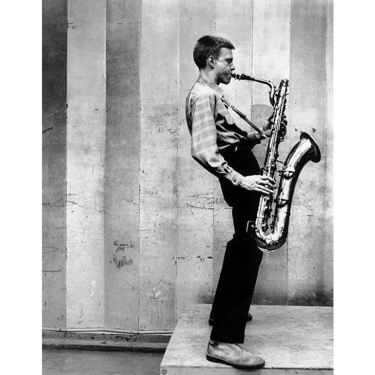 Today in 1927: Saxophonist and composer Gerry Mulligan is born in New York, NY. He's one of musicians featured in this year's #JazzAppreciationMonth poster. Request a free copy of the poster today: s.si.edu/JAMposter [📷:@NPG]
