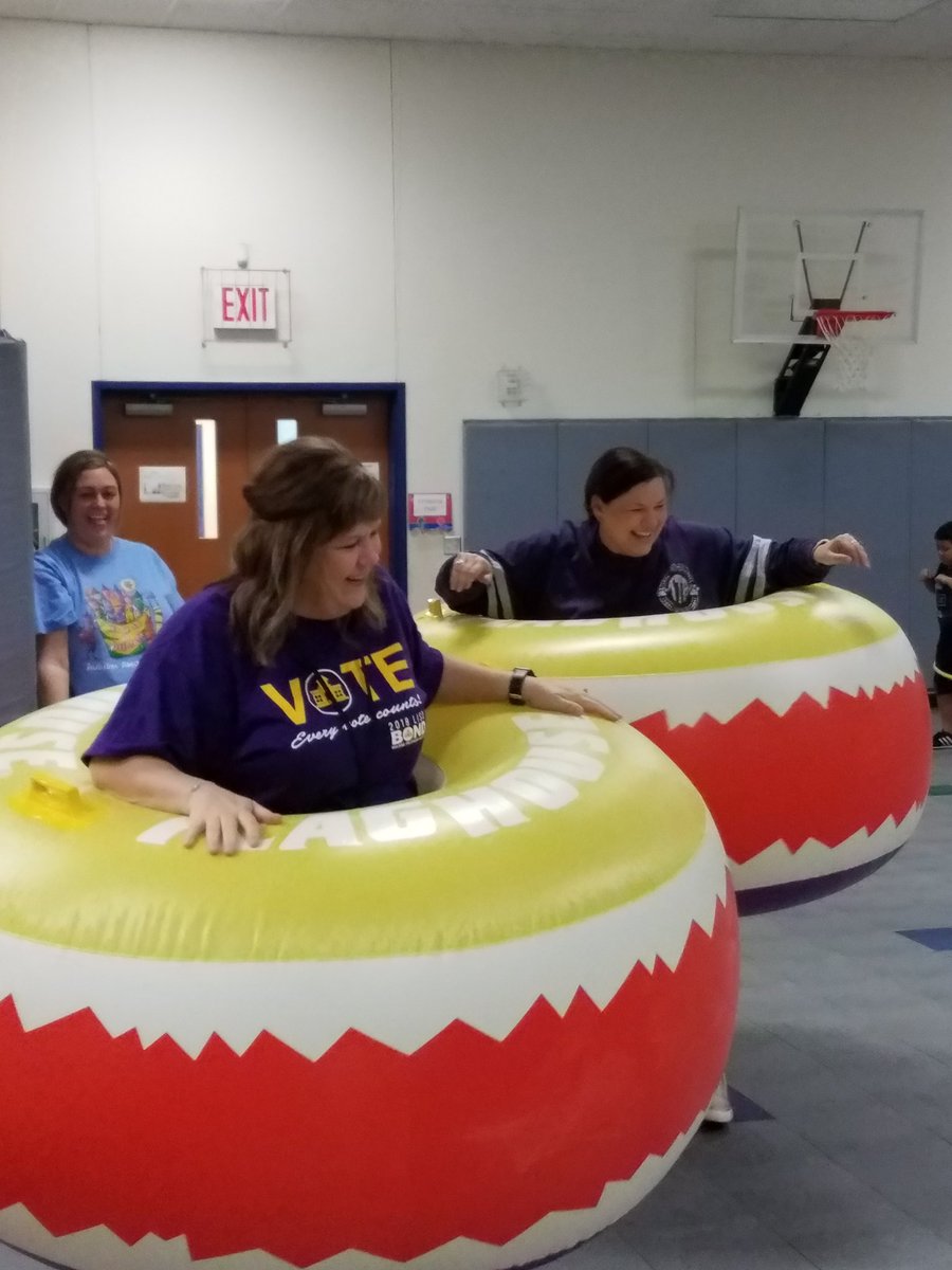 JessNMWilliams's tweet photo. When the principals come to play! @lori__jill @trturnage2016 #HertyHasHeart https://t.co/fj7zdNfTee