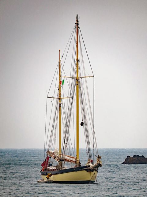 maybesailing's tweet photo. #MaybeSailing #SailTrainingIreland for #Youth Development visit #IsleofMan #PortErin fab day our trainees are having lots of fun https://t.co/KV7YtfGcB2