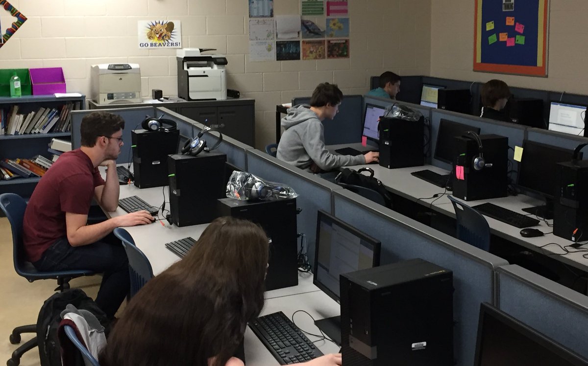 UllaCarr's tweet photo. It’s all hands on deck this morning as the first 5 students at Karns HS take their MOS Word industry certification! Big thanks to Ms Burnette for preparing them so well and for her patience in the setup process!! #readyforindustry @CTE4KCS @KarnsBeavers @BradCorum https://t.co/JrIKIhMPPy