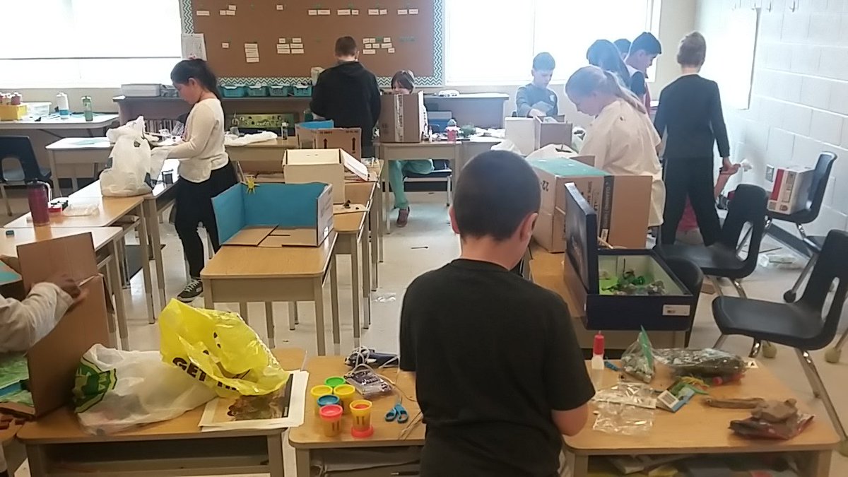 WarrenKirwan's tweet photo. Diorama Day! Habitats and Communities #science @HydeParkPS @MrsCassClass  @MsLKernen https://t.co/rrL4VjrXw7