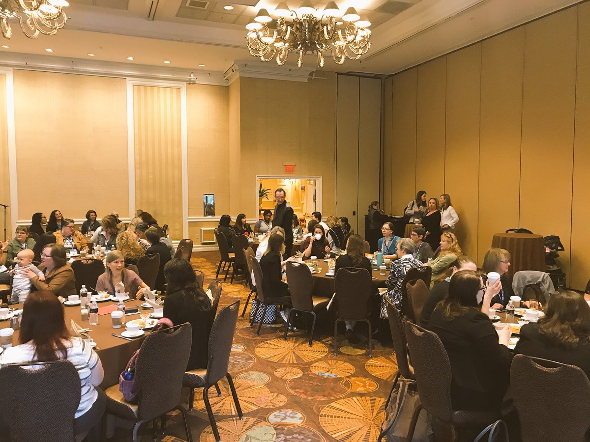 LinaBlanco's tweet image. #PMWIL breakfast = a room filled with the mighty women of public media. Just announced a dynamo mentorship program to get YoPro women into positions of leadership. 👏🏽 #TechCon18