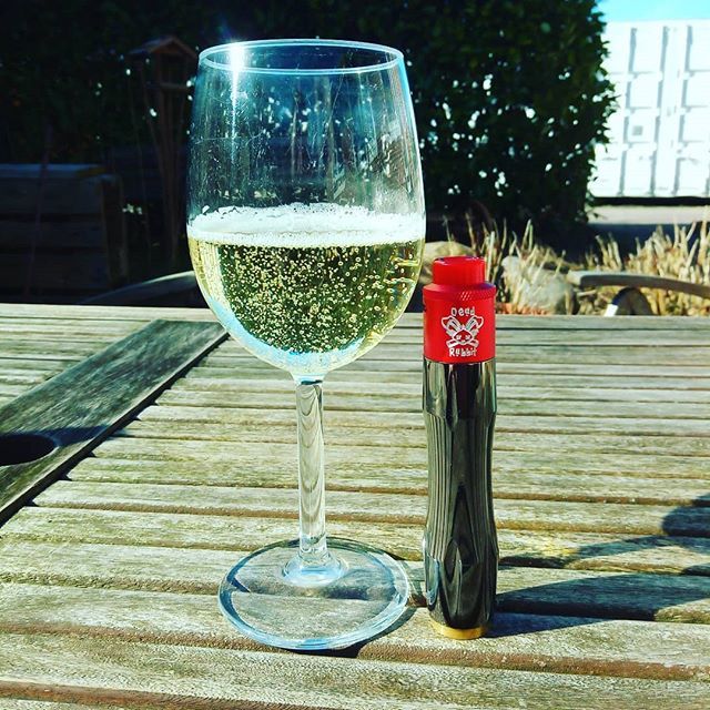 vapersfinest's tweet photo. Cheers! #vf #vapersfinest #vapeon #mechmod #mechmodgermany #mechmods #glm #getlowmods #deadrabbit #deadrabbitrda #cava #endoftheweek #vaping #dampfen #ezigarette #liquid #ejuice #eliquid https://t.co/QIteHh7Qp5