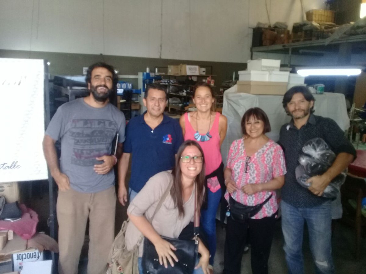gcruzmza's tweet photo. Recorrimos la Coop La Terre (empresa recuperada) donde los trabajadores nos contaron las actividades que llevan adelante #ProgramaNODOS #Mendoza @MartinKerchner @nnavarrosanz @MINPRODUCCION https://t.co/txOgogn8kI