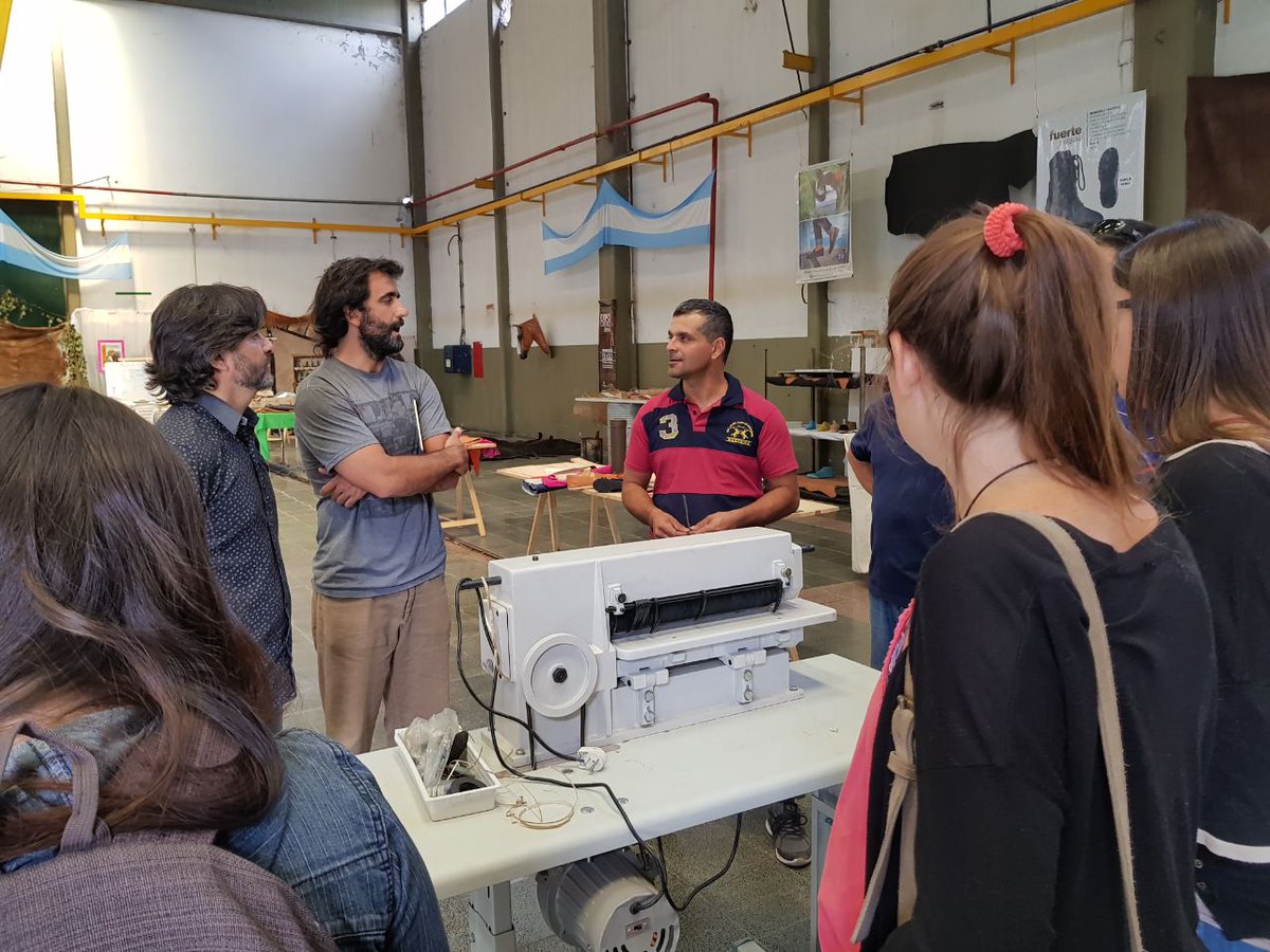 gcruzmza's tweet photo. Recorrimos la Coop La Terre (empresa recuperada) donde los trabajadores nos contaron las actividades que llevan adelante #ProgramaNODOS #Mendoza @MartinKerchner @nnavarrosanz @MINPRODUCCION https://t.co/txOgogn8kI