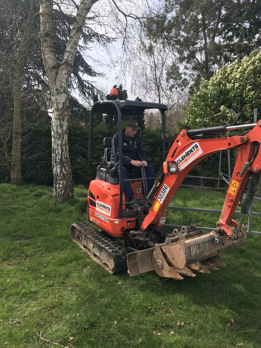 LeekWoottonCC's tweet photo. And so it begins thanks to @Clements_Cov  for digger https://t.co/R6NLq4s7GX