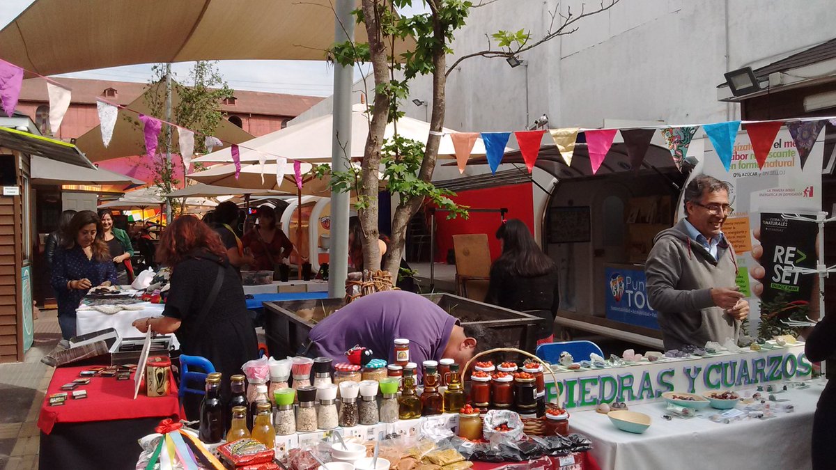 TerapeutasBY's tweet photo. Comenzando #LaRutadeYungay por los #179añosBarrioYungay en @PdB_Cumming en @MiBarrioYungay https://t.co/WgbRJJjjBa