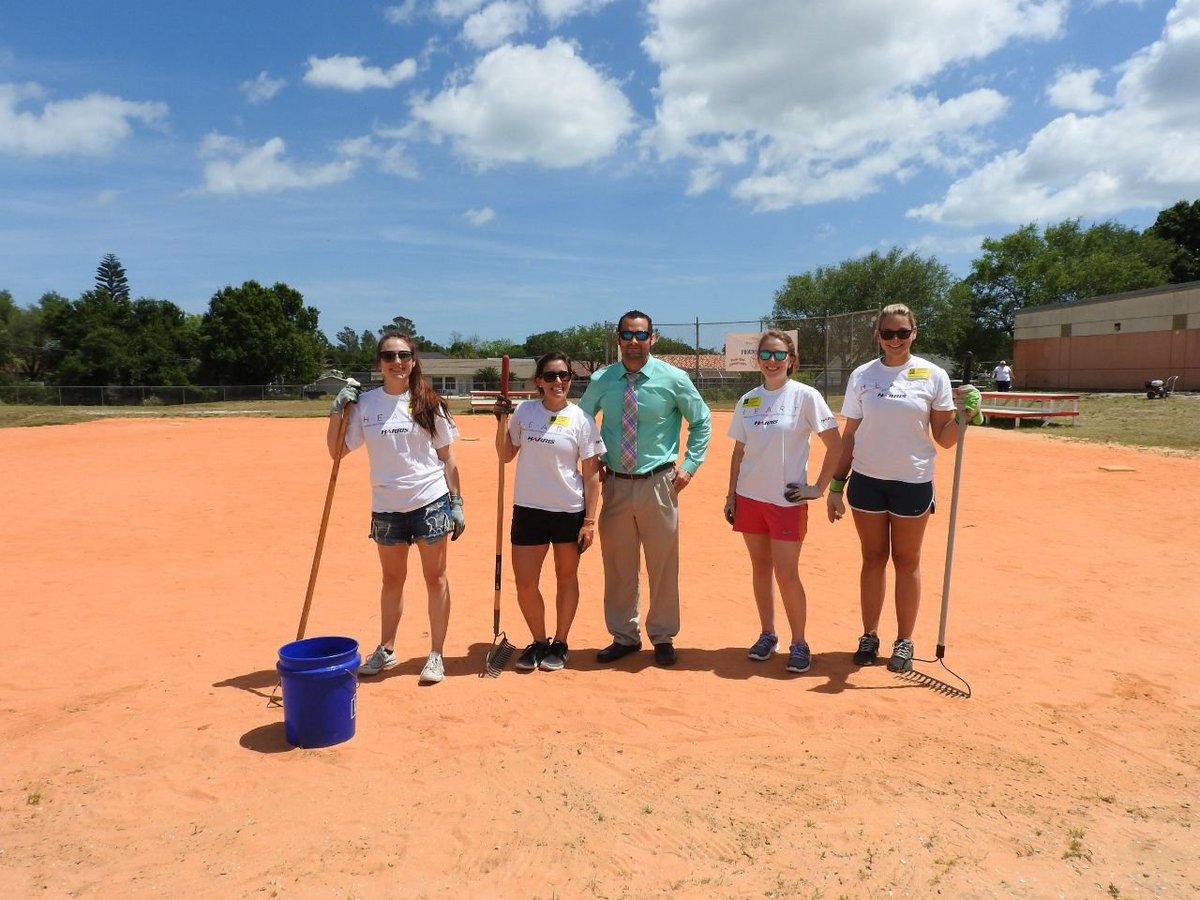 L3HarrisTech's tweet photo. The #HarrisCorp FP&A team spent the afternoon beautifying the campus at @PalmBayEl. The #HarrisHEART grant generously provided four picnic tables for the students to use during lunch and reading time. https://t.co/nfROuri9QG