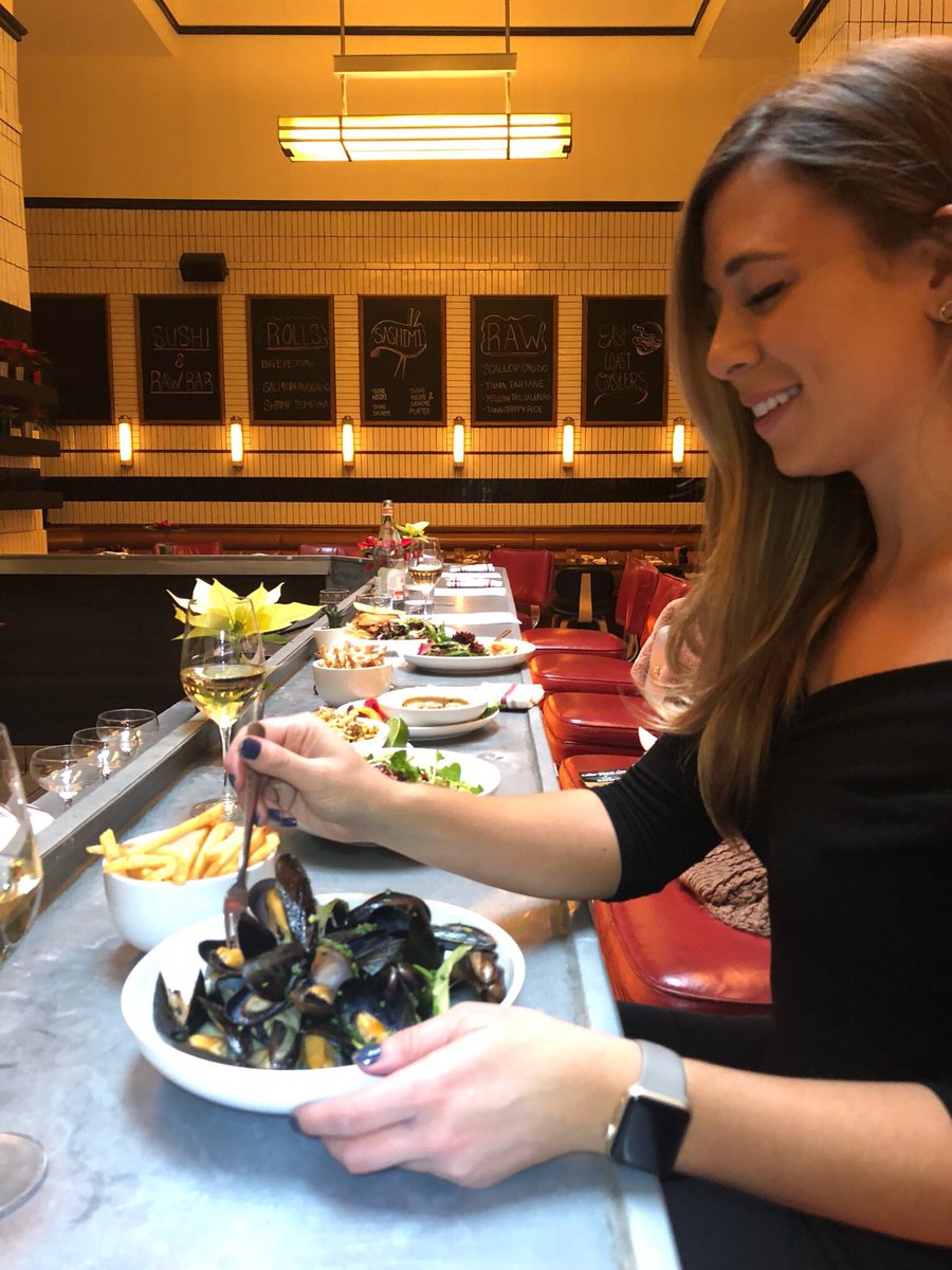 kingside_ny's tweet photo. We’re just getting started 😋 #weekendmode
#dinelikeaking #kingside #kingsideeats #midtowneats #kingsidenyc #luxurydinning #gerbergroup #viceroyhotel #viceroycentralpark #nyceats #foodie #centralparkeats #nycexperience #bestofnyc #foodie #eatingwell https://t.co/Q8wZ9ncswH