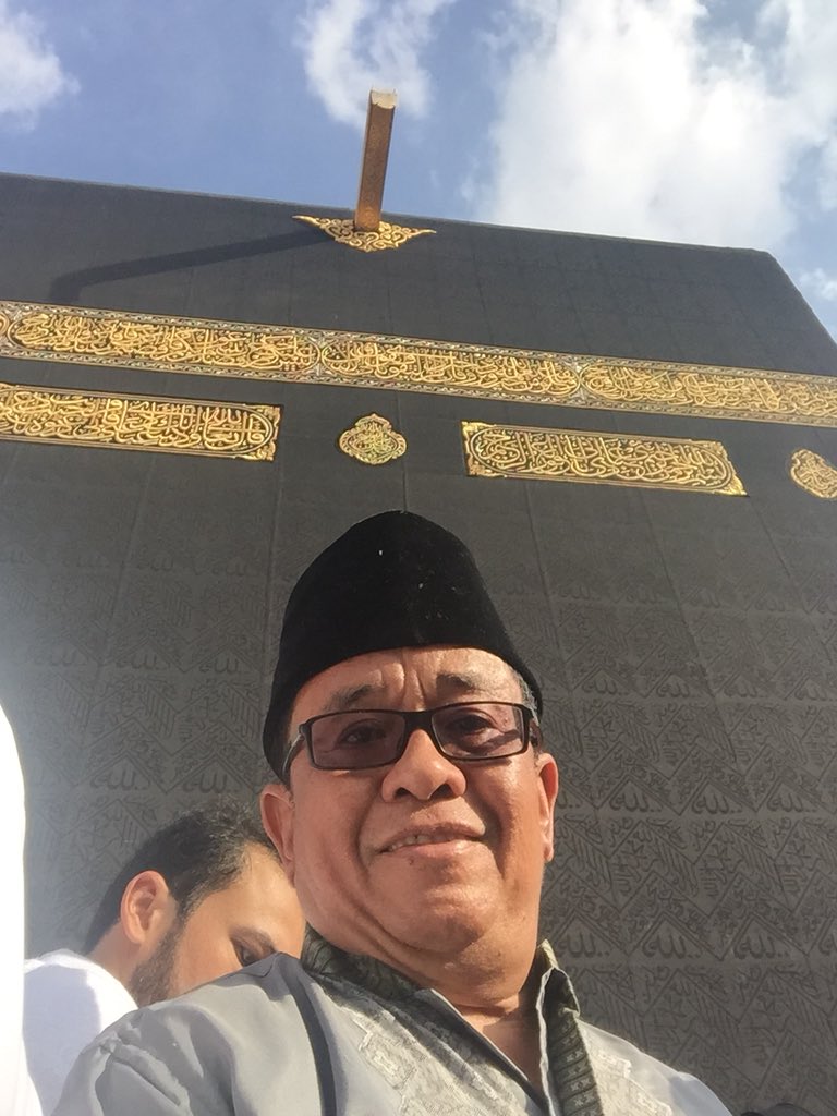 Doa saya di Hijr Ismail : 
1) beri hidayah org2 yg berlindung dlm bungkus islam tapi musuh islam, 
2) beri kami kesabaran demi utuhnya NKRI, 
3) bimbing kami wujudkan islam rahmatan lil alamin, 
4) lindungi Bangsa dan Negara kami
5) beri kami pemimpin yg jujur - jauh dari bohong