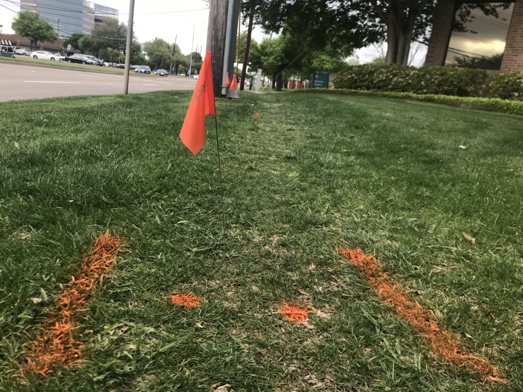 texas811's tweet photo. One easy call to 811 starts the process of having underground utility lines marked. Here’s how it works: https://t.co/9VTFLwVjRd
#NSDM #SupportSafety #iDigTX811 https://t.co/YqhYCn2Wp6