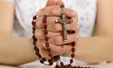 MakeSuperMake's tweet photo. Yo rezo El Santo Rosario. https://t.co/jVabFRaM91
