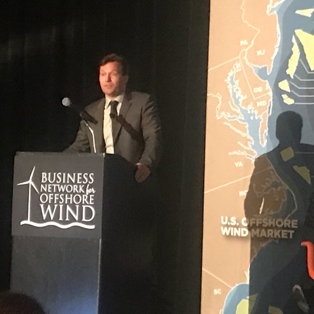 LaurenBurm's tweet photo. Great to see one of #offshorewinds biggest champions @DKambUSA at the #2018IPF ❤️ 🇩🇰 https://t.co/9RPKbIk1Rg