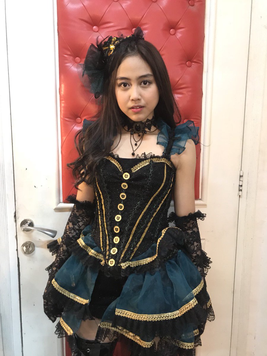 Makasih buat teater hari ini!! Yuhuuu setelah sekian lama gak angkat poni..😂
Terimakasih dan selamat juga yg udah MVP sama akuh!💓 semoga makin sayanggg~ inget2 pesannya ya wkw