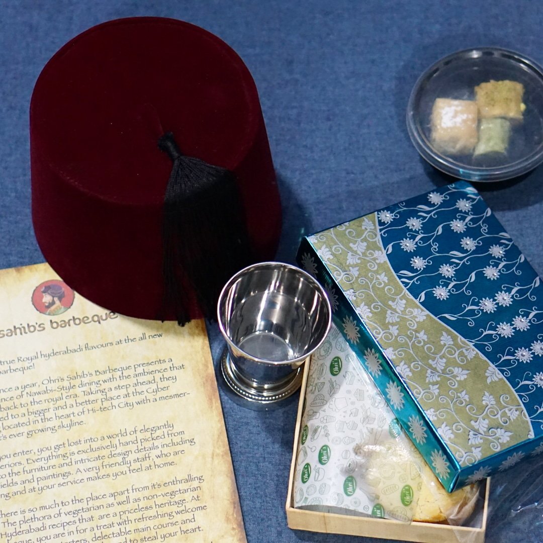 indyan's tweet photo. @ohrisindia always has the coolest swags for #bloggerstable. I love the #RumiTopi pictured here.
https://t.co/yjyyo2wXJM
In other parts of India, Rumi topi was largely worn by Muslims but in Hyderabad, both Muslims & Hindus, wore the topi as it was a mark of prestige and culture. https://t.co/0U8xPQpYYl