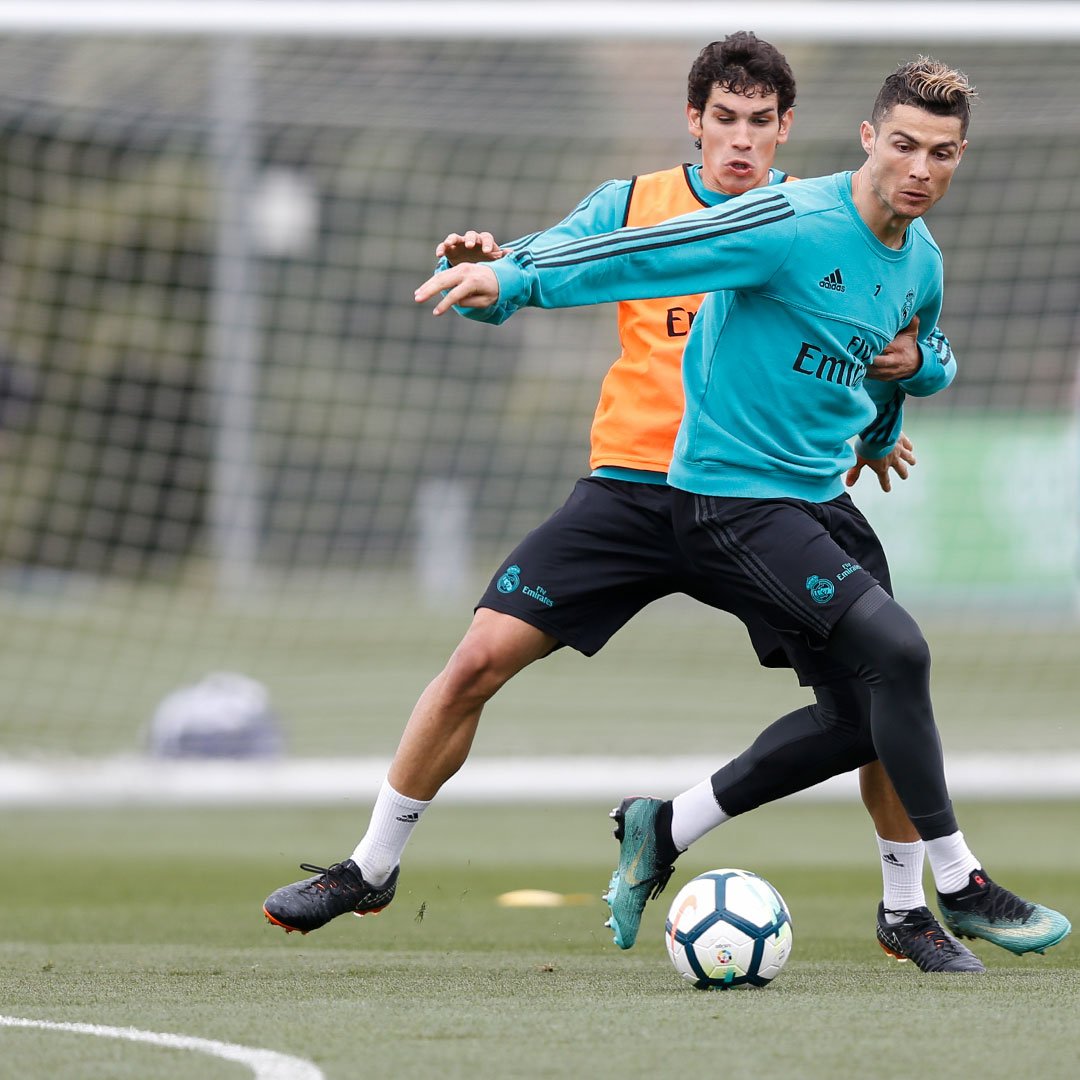 realmadrid's tweet photo. 🗓 ¡Dos días para el #RMDerbi!
#HalaMadrid https://t.co/Iw1I9RfYqo