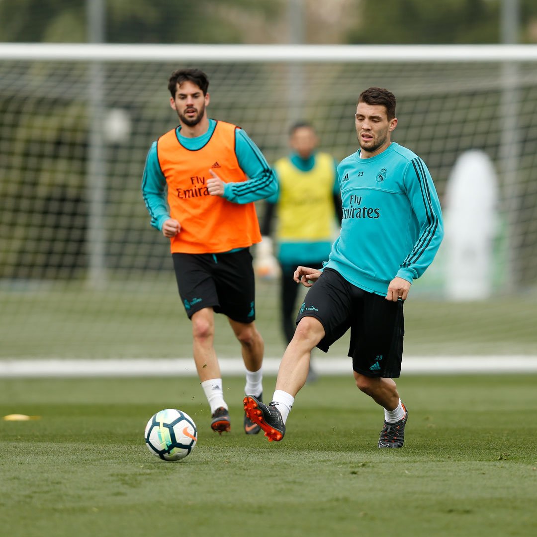 realmadrid's tweet photo. 🗓 ¡Dos días para el #RMDerbi!
#HalaMadrid https://t.co/Iw1I9RfYqo
