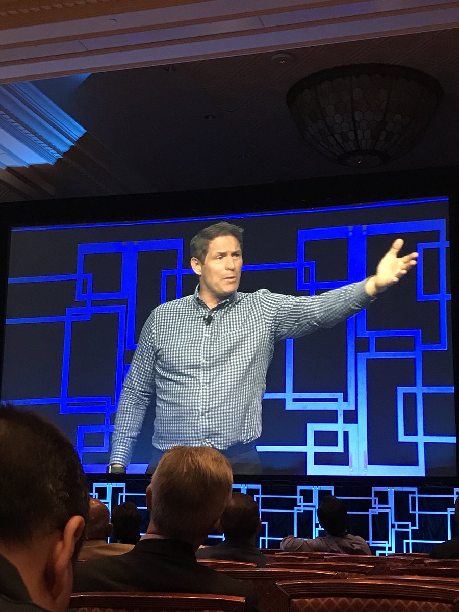 __SOTR__'s tweet image. Yesterday: @NFL Hall of Fame QB Steve Young delivering #keynote for #MUFC2018 @franupdatemedia (photo cred. @SStClair11)