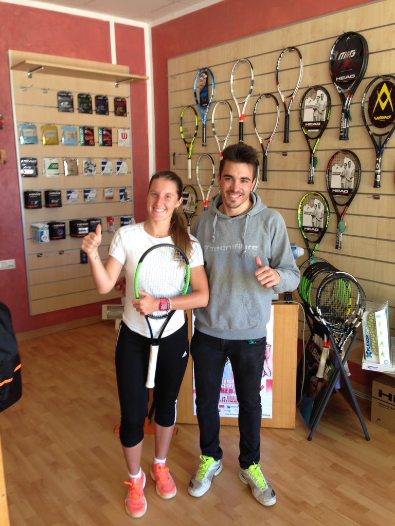 mainDrawtennis's tweet photo. Ayer tuvimos a la jugadora del #maindrawteam @marinabassolsribera y su coach del @rctb1899 @marcpallaresmassanas! Armas listas para ganar! Mucha suerte chicos!! 💪🏽💪🏽 #encordados #stringingservice #wilson #blade98 #countervail #luxilon #alupower #maindrawtennisservices https://t.co/GNmQDg7KMy