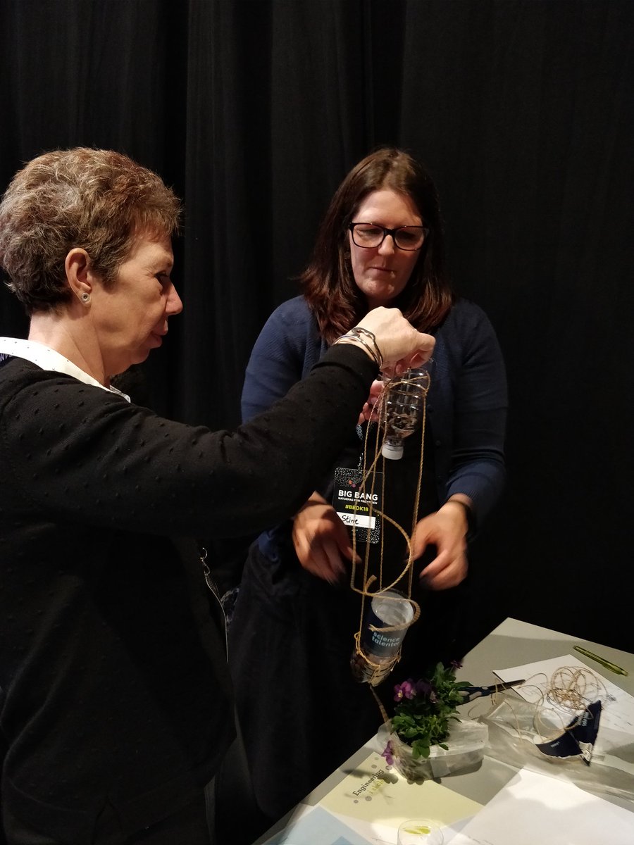 lis_zacho's tweet photo. Der arbejdes med engineering #BBDK18 
Men alle børn skal vel ikke ende som ingeniører, nogle af dem skal også blive dataloger https://t.co/cjIUYYmPjf
