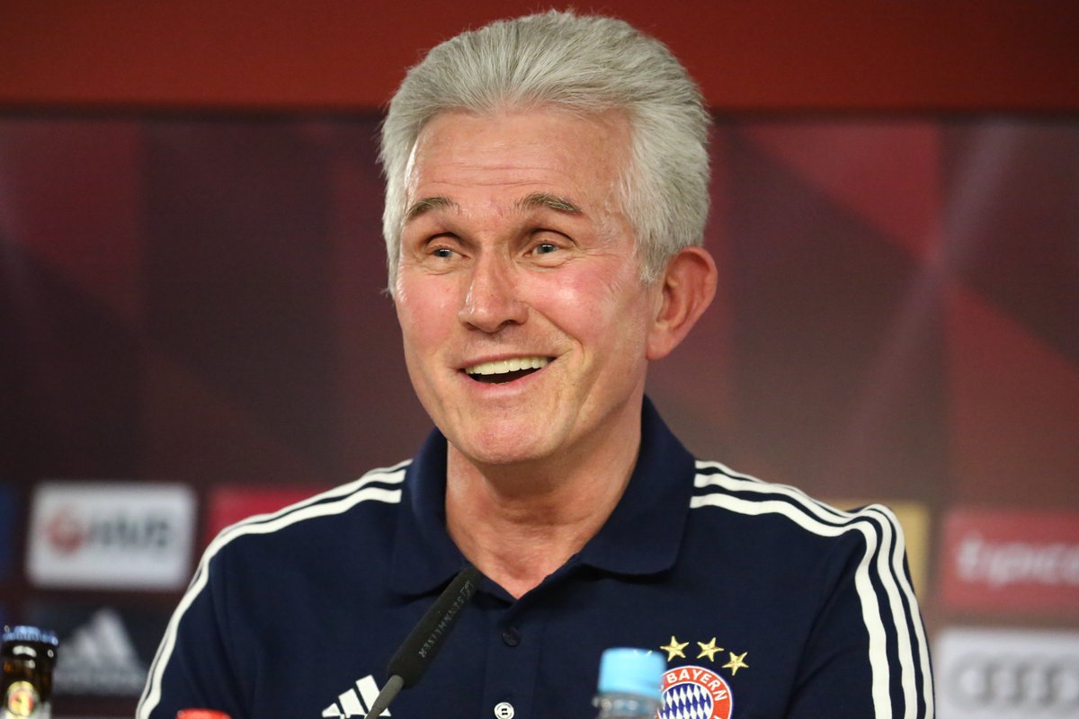 FCBayern's tweet photo. Eine kleine Jupp-Anekdote zum Schluss: "Heute morgen steige ich in den Aufzug und ein älteres Paar steigt hinzu. Ich hatte eine #FCBayern-Tüte dabei und die Dame fragte mich dann ganz freudig: "Oh, you're a fan of Bayern Munich?!" Ich antwortete dann: "Yes, sure!" 😀 #MiaSanMia https://t.co/YfkVGJcj7t