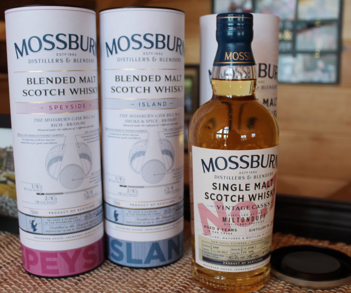Cocktail__Lover's tweet image. New to the US - and very well-received. Will be experimenting with these bad boys soon - stay tuned! I sense a Rob Roy on the horizon. 🌅#mossburnwhisky #95points #93points #robroy #scotch #scotchwhisky #speyside #island #miltonduff