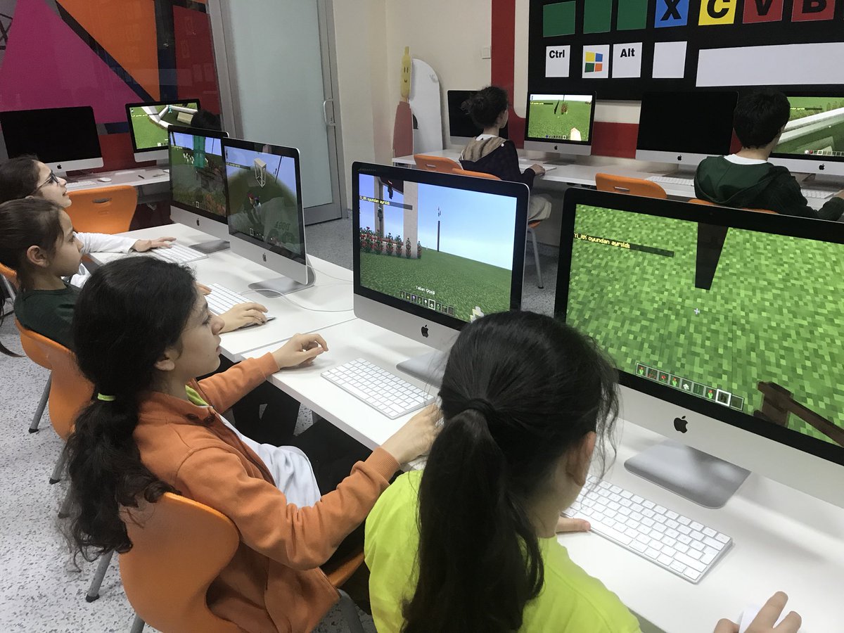 Doğa Koleji öğrencileri Minecraft Education Edition ile inşa yeteneklerini, hayal gücünü, takım ruhunu geliştirmeye devam ediyor. #dogatech #dogahatay