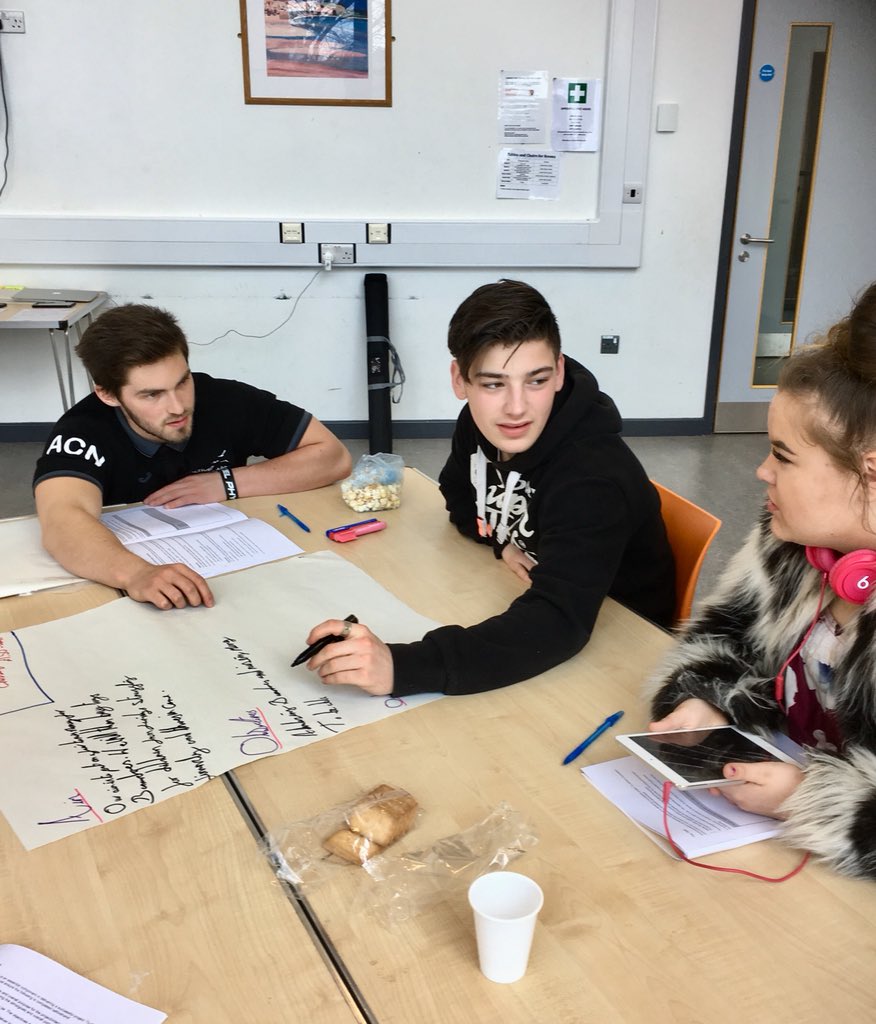 JulianWadsworth's tweet photo. Participants @ActiveCN #Portsmouth programme completing day 2 of @1st4sportQuals VRQ L1 qualification #Developing #Community Activities for #Youth at risk today @SomerstownHub. Great to watch &amp; support their journey to be the next community leaders &amp; role models #Employability https://t.co/edNbDWxzoT