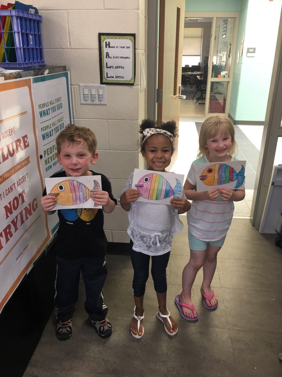 fmteducare's tweet photo. 🐟The Littles made sweet fish...that turn into scary fish! 😱 #ThanksMsEmily #ItsGreatToCreate #WeMadeThis #EducareRocks https://t.co/yrCO8jJn7P