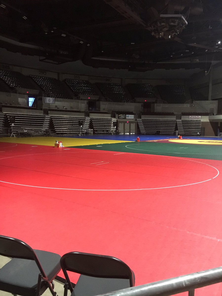 gmolson1970's tweet photo. The calm before the storm @NYWAMN. https://t.co/lm0Ciz80XV