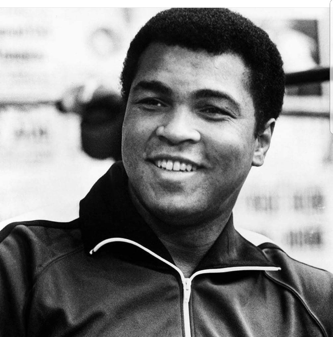 coach_pimp's tweet photo. MOOD!!!! Happy Friday, life is what you make it. When adversity strikes, doubters arrive take em head on. Stick your chest out keep your head up and handle it..... #THEGREATEST #LOUISVILLE #MYHOME #502 #MYHERO #GONOLES HAVE A GREATER DAY!!!!! https://t.co/DbShN6F3nz