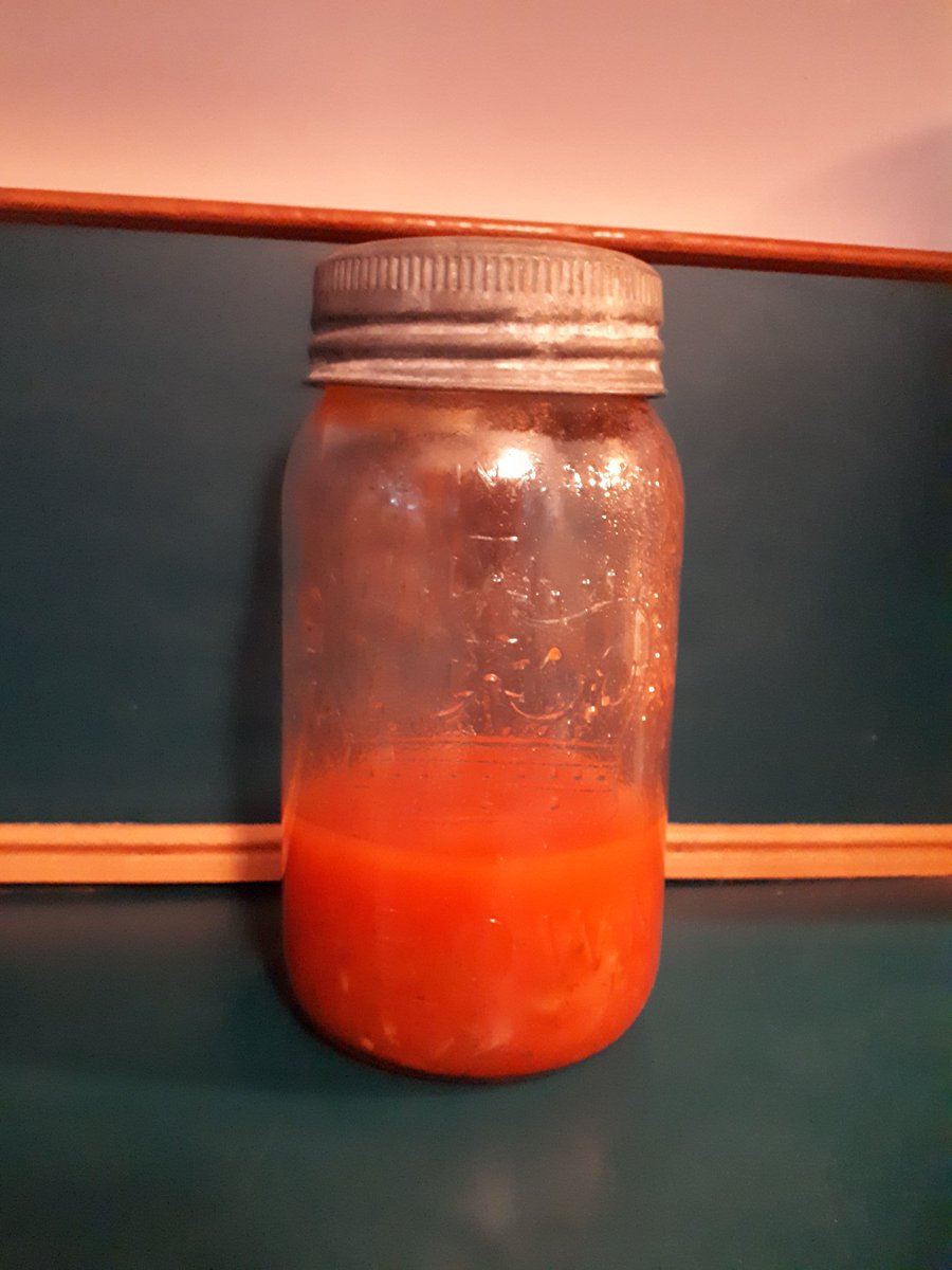 Jcrop3's tweet photo. When he fishes out the chunky veg and leaves the thoughtfully crafted flavour water behind.
Bitch eat a stir fry next time.
#nosoupforyou
#stirfrydoesnttake2daystomake
#allthegoodstuffsstillinthejar
Also how convenient are these ancient jars i found in the loft of my old house?! https://t.co/R4p8kSYKRX