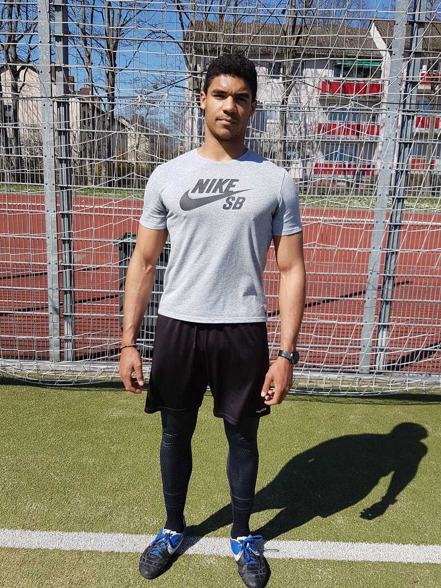 BCollierPPI's tweet photo. I couldn't create a better incoming freshman DE frame than @sylvainHYK already has. 6'4 230lbs 35.5 inch arms length! #speciman https://t.co/dRsgwCuRpd