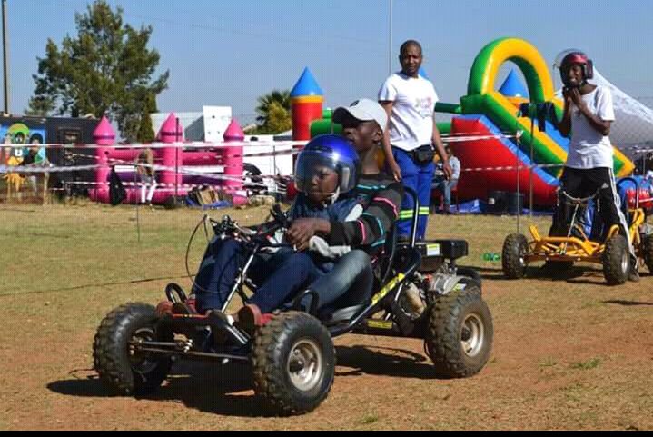 chris_ntokozo's tweet photo. #EASTERSOWETOPICNIC
Can we take a moment to just discuss #EASTERSOWETOPICNIC
Hai its gone be lit!! https://t.co/76FImB3yhy