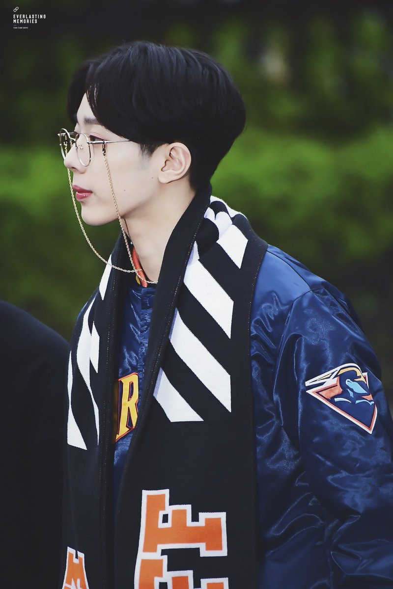 EMcubeboys's tweet photo. 180406 뮤뱅출근🌿
#워너원 #라이관린 #LaiKuanLin https://t.co/Iy1ADoacUY