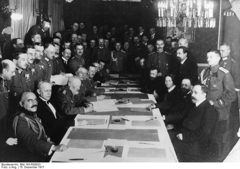 ArchivesPortal's tweet photo. #featdoc are back thanks to #Bundesarchiv  "The Treaty of Brest-Litovsk" of 3 March 2018 peace talks between #Russia and the Central powers after #RussianRevolution #WorldWarI #archivesportaleurope 

https://t.co/vTzfF1xQta https://t.co/QZxsE4b4kK
