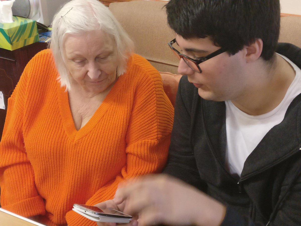 PKHinnovation's tweet photo. busy time with #reconnect meeting @AConstanceSNP @bells_dr opening new #digitaldropins Laichfield Sheltered Housing @EdinburghTenant @BieldScotland Saunders Courts, Corstorphine Hub https://t.co/3j6yS2keZO & @Norton_Park thanks to funding from @digiscot - https://t.co/XzIut4hHMG https://t.co/DhNh5j9ENn
