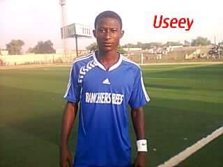 Mi_Lawal's tweet photo. If you                          then you don't
don't love                   deserve
me at my                    me at my https://t.co/vYZNpvnvTK