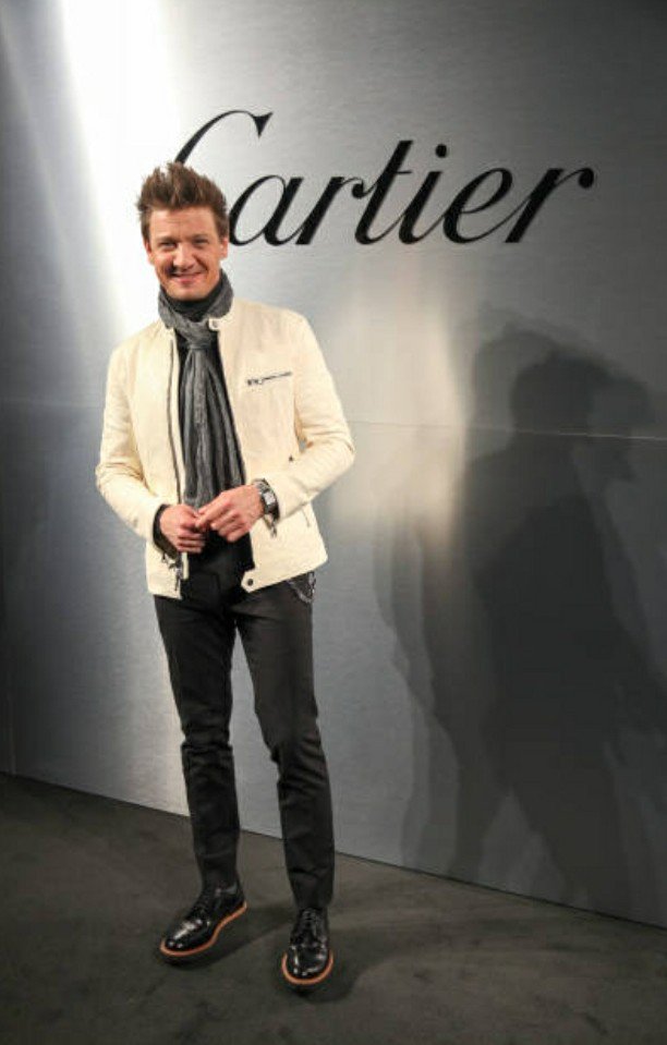 jrfansla's tweet photo. Actor Jeremy Renner arrives on the red carpet for the Santos de Cartier Watch Launch at Pier 48 on April 5, 2018 in San Francisco, California
#JeremyRenner #JRFansLa https://t.co/9llzEPhWCL