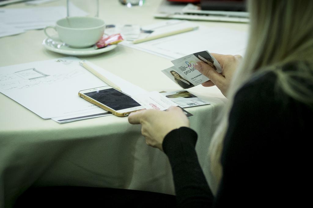 BiziSi's tweet image. Vizitkanje na #NetPRO je v polnem teku.