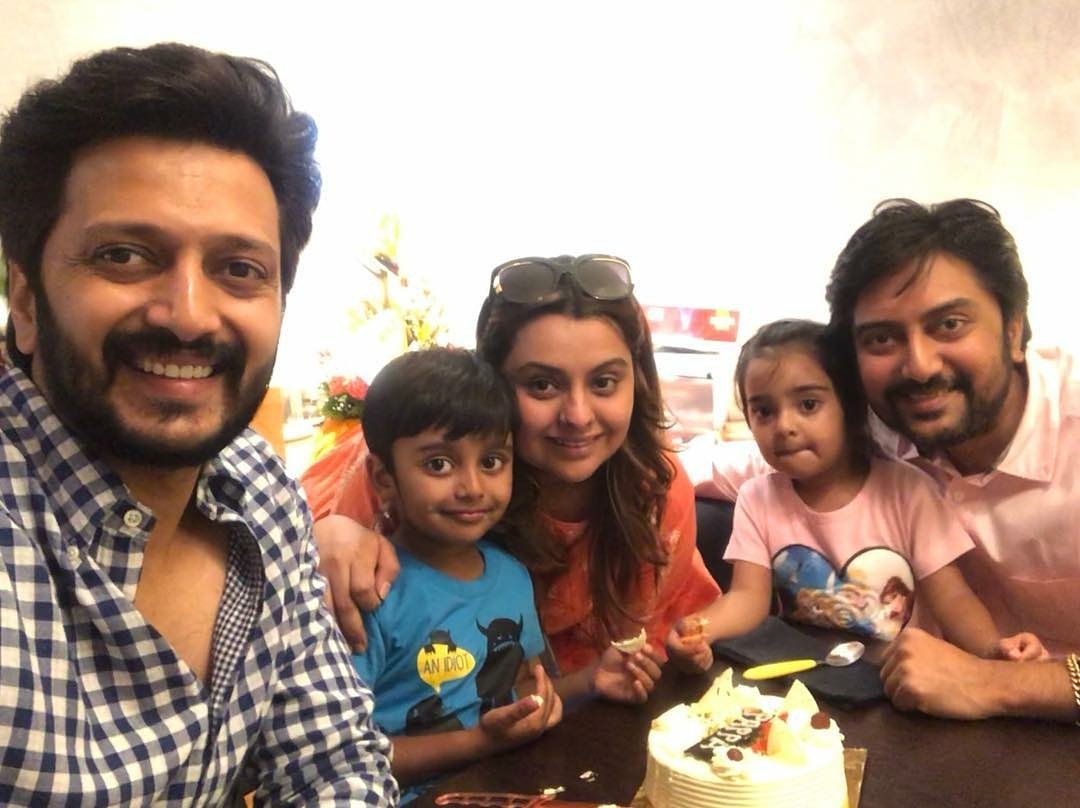 riteishd_satana's tweet photo. Happy Birthday @MeDeshmukh Bhaiyya GBU #Inspiration #young_icon @Riteishd @honeybhagnani https://t.co/4kcViYzOPp