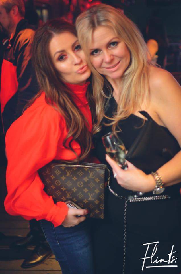 misskatemorgan's tweet photo. What a fantastic night with one of my best and oldest friends in @flintsbarmg with @72Manison can't wait till your back so we can do it all again....
#friends #bestfriends #schoolfriends #FriendsForever #flintsisback #flintsbarmeregreen #partynights #meregreen #alcohol https://t.co/62cTURQxtY