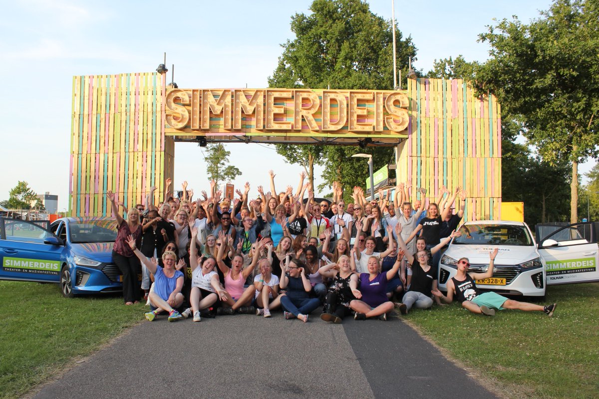 Simmerdeis's tweet image. Kom helpen bij het leukste theater- en muziekfestival van Smallingerland! Waar: in Drachten en omgeving - Wanneer: tussen 25 juni &amp;amp; 2 juli - Wie: iedereen die mee wil helpen! Meld je aan via goo.gl/forms/dJZP0Wfa…