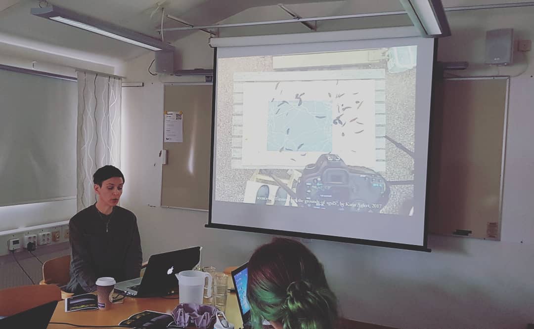 PosthumanitiesH's tweet photo. Artist #KatjaAglert speaking about her fantastic work at the Mini #symposium #Becoming with #AlienEncounters and #SpeculativeStorytelling at #TemaGenus yesterday. #linköpinguniversity #posthumanitieshub https://t.co/dZUDBcY6XA