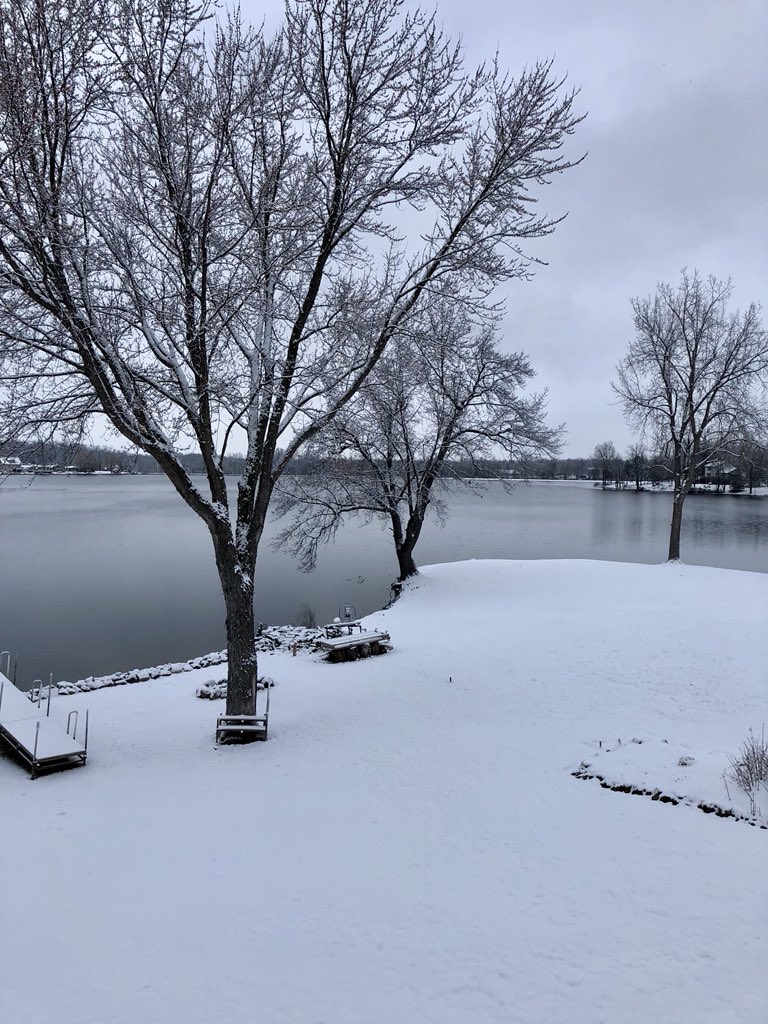PickleSeniorPro's tweet image. A beautiful Spring Friday morning ..... April snow needs to go!  #MichiganProblems #TGIF #Cheers