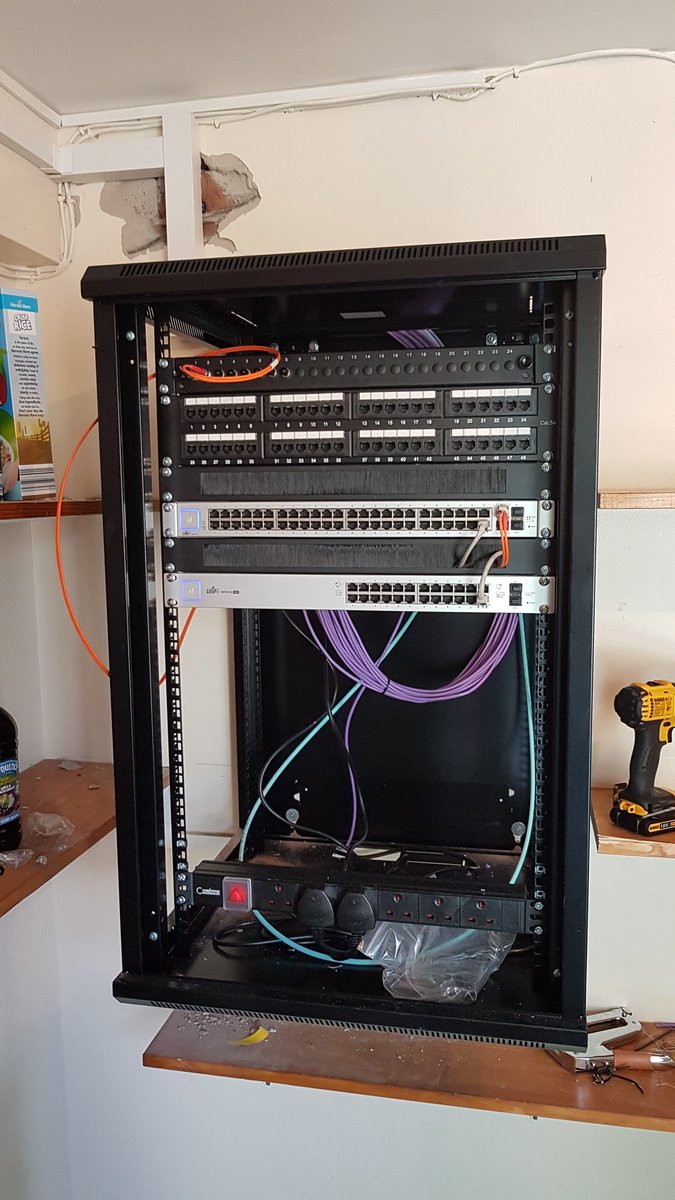 WesternBusiness's tweet photo. Half term networking #betternetworks @ubnt https://t.co/7GZug2WC5H